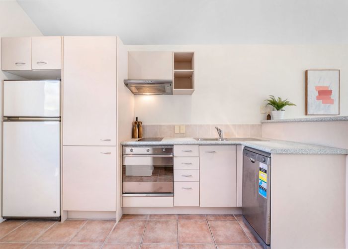  at 23/5 Carolina Place, Albany, North Shore City, Auckland