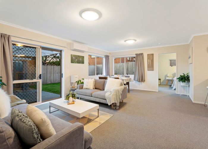  at 8 Edingale Court, Flat Bush, Manukau City, Auckland