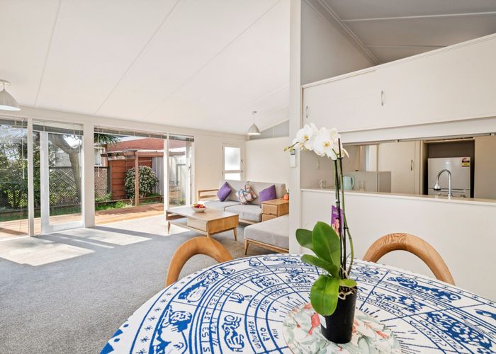  at 2/187 Bucklands Beach Road, Bucklands Beach, Manukau City, Auckland