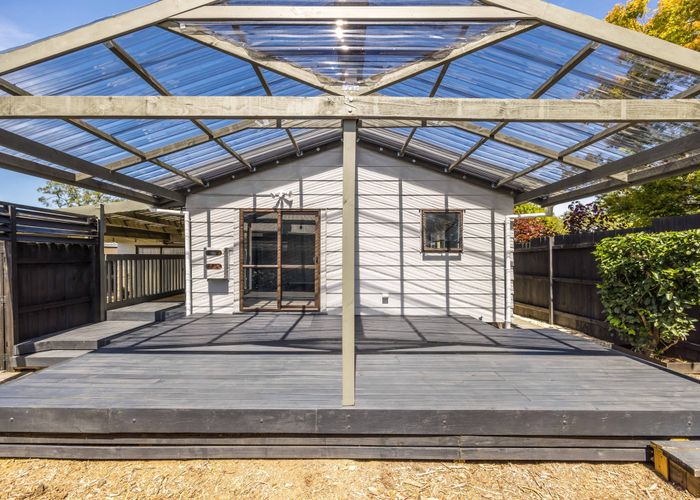  at 2/31 Gill Avenue, Te Atatu Peninsula, Waitakere City, Auckland