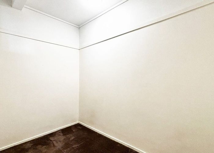  at Bottom Flat/33 Hankey Street, Mount Cook, Wellington, Wellington