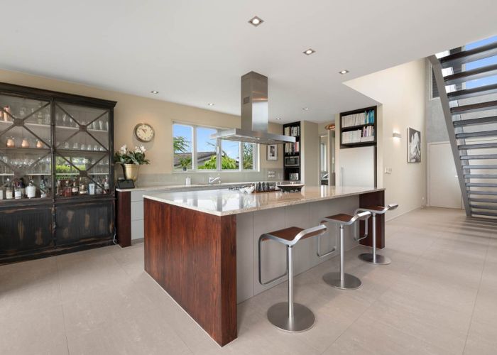  at 39 Rock Isle Road, Waiake, North Shore City, Auckland