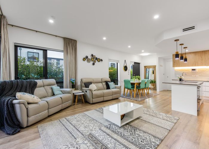  at 8 Windlass Street, Long Bay, Auckland