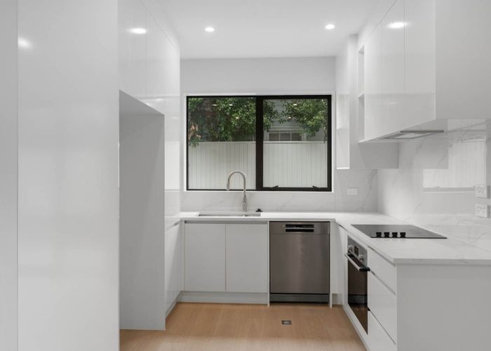  at 2D Coronation Street, Belmont, North Shore City, Auckland