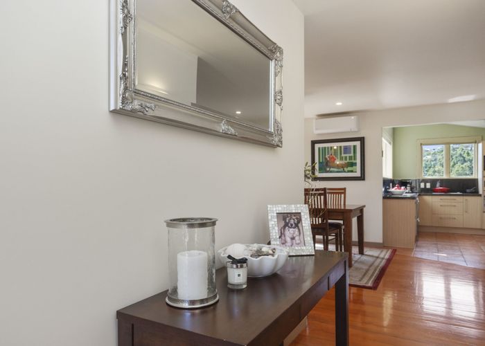  at 2/93 Island Bay Road, Beach Haven, Auckland