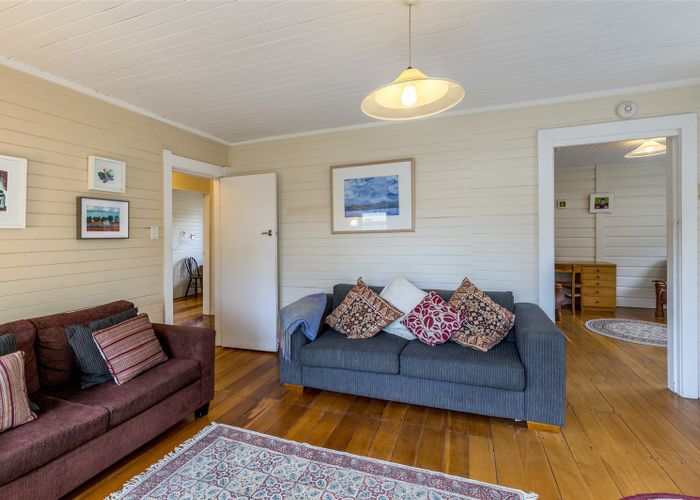  at 35 Hicks Crescent, Waikanae Beach, Waikanae