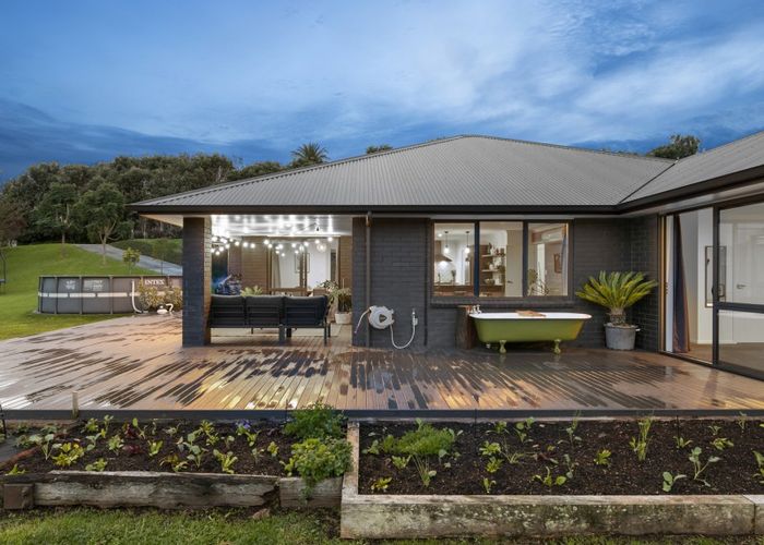  at 18 Estates Terrace, Welcome Bay, Tauranga