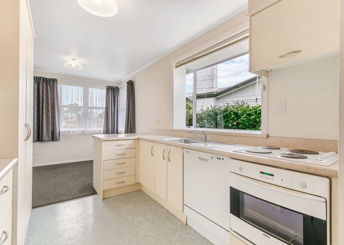  at 9 MacMurdo Avenue, Glenview, Hamilton