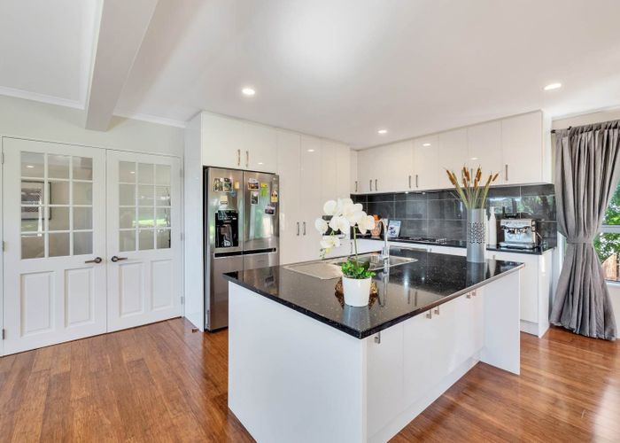  at 8 Coromandel Crescent, Mairangi Bay, North Shore City, Auckland