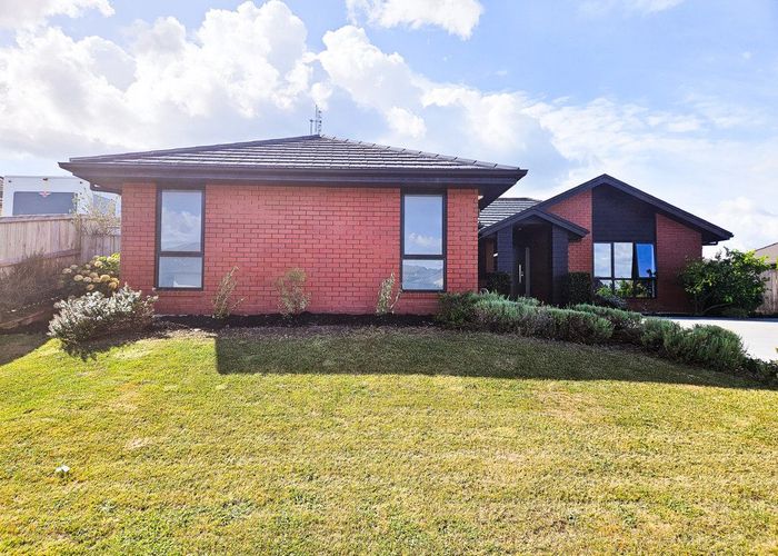  at 62 Cumberland Drive, Flagstaff, Hamilton