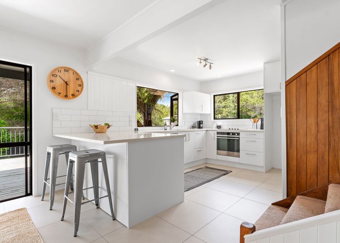  at 6 Elliston Crescent, Stanmore Bay, Whangaparaoa