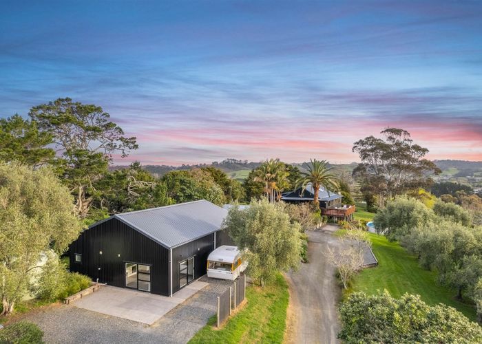 Free property data for 102 Waikoukou Valley Road, Waimauku homes.co.nz