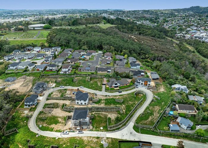  at 13 Mara Way, Sunnyvale, Waitakere City, Auckland