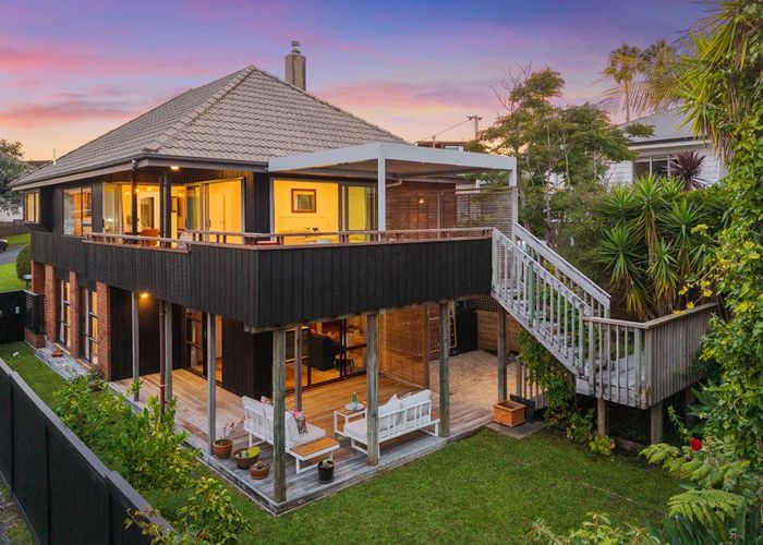  at 1/23 Park Rise, Campbells Bay, North Shore City, Auckland