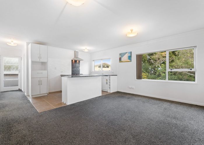  at 4/304 Great North Road, Henderson, Waitakere City, Auckland