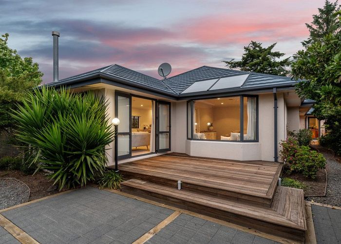  at 1 Castleview Lane, Heathcote Valley, Christchurch