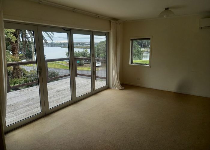  at Mangere Bridge, Manukau City, Auckland