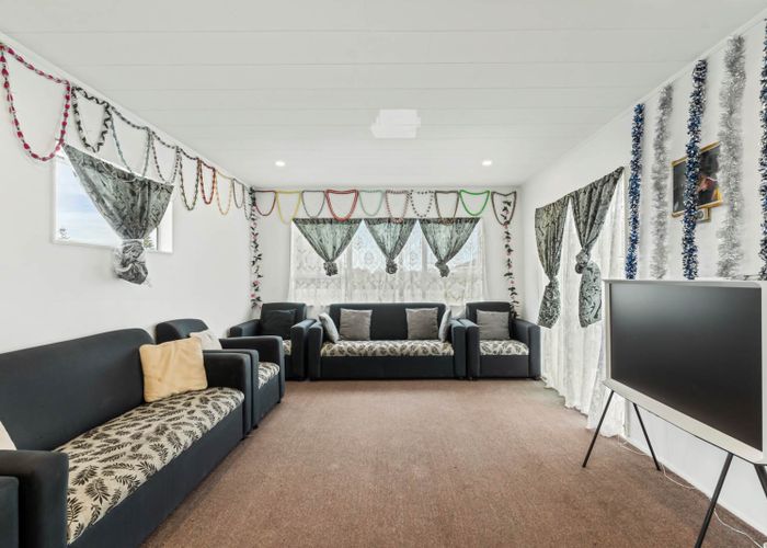  at 5 Ilford Crescent, Mangere, Auckland