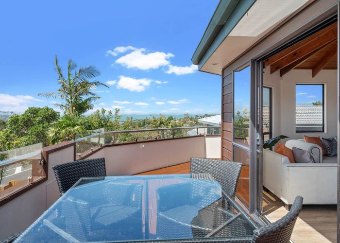  at 1/718 East Coast Road, Pinehill, Auckland