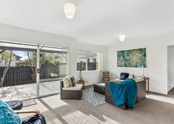  at 1/6 Trounson Avenue, Clendon Park, Auckland