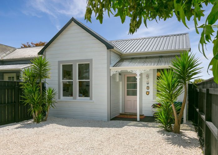  at 165 Lemon Street, Strandon, New Plymouth