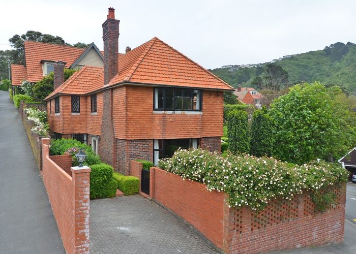  at 82 Bolton Street, Kelburn, Wellington