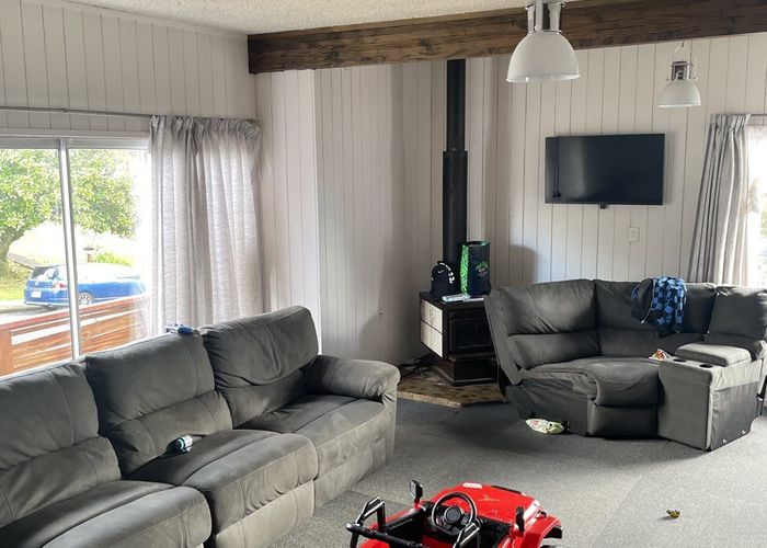  at 15 Robert Burke Place, Henderson, Waitakere City, Auckland