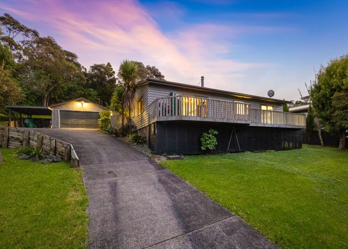  at 20 Laingfield Terrace, Laingholm, Auckland