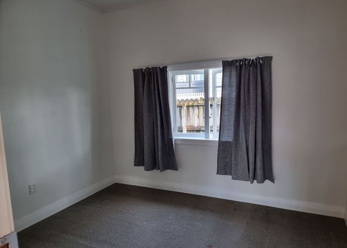  at 32 Lippiatt Road, Otahuhu, Auckland