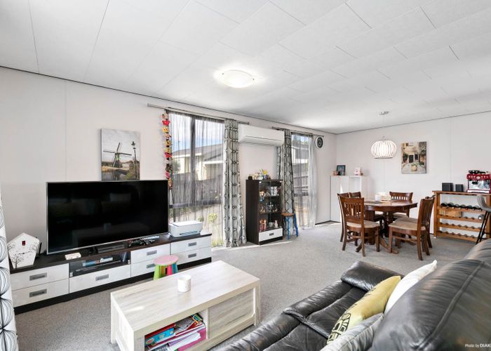  at 1/32 Caribbean Drive, Unsworth Heights, Auckland