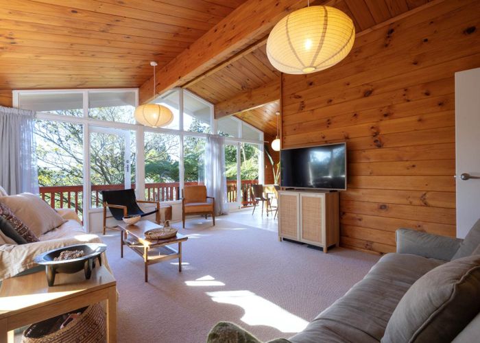  at 16 Daffodil Street, Titirangi, Waitakere City, Auckland