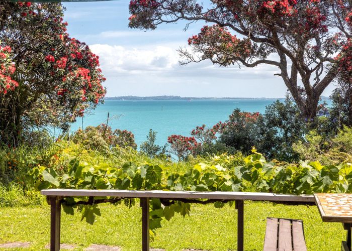  at 18 Esslin Road, Surfdale, Waiheke Island