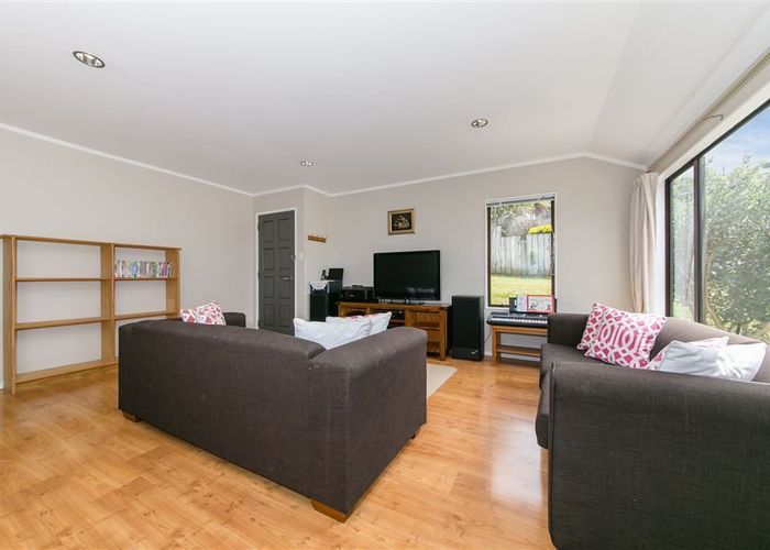  at 4 Amery Place, West Harbour, Waitakere City, Auckland