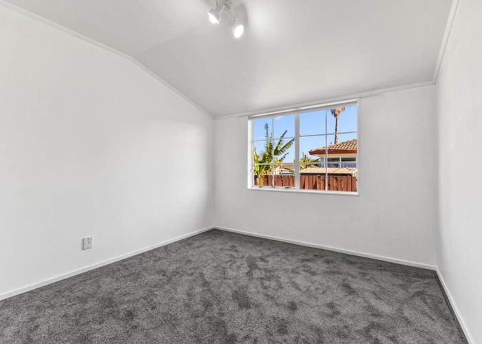 at 1/8 Sparrow Place, Weymouth, Manukau City, Auckland