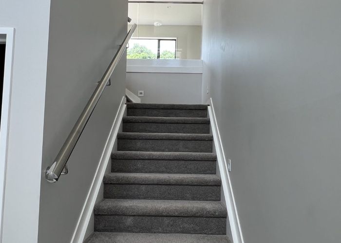  at 8 Springhill Lane, Sunnyvale, Waitakere City, Auckland