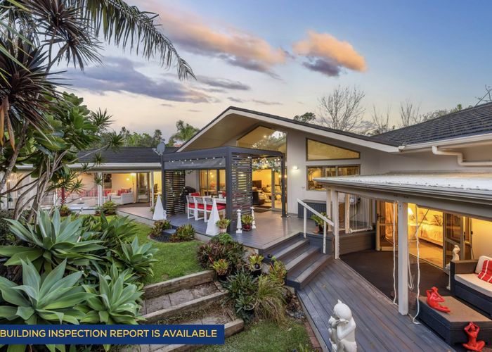  at 18 Oakford Park Crescent, Greenhithe, North Shore City, Auckland