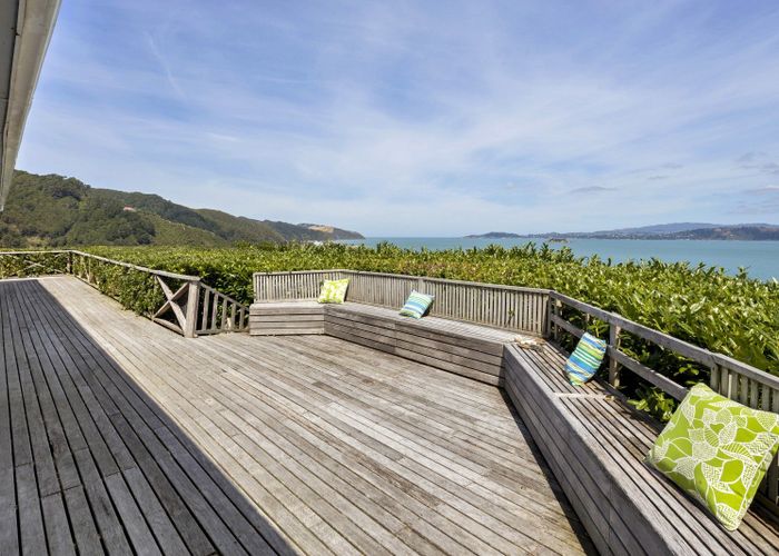  at 39 Ferry Road, Days Bay, Lower Hutt