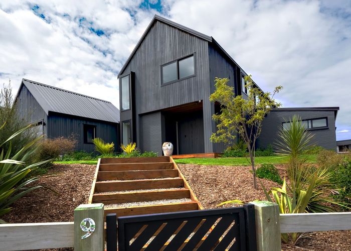  at 9 Ridgelea Road, Long Bay, Auckland