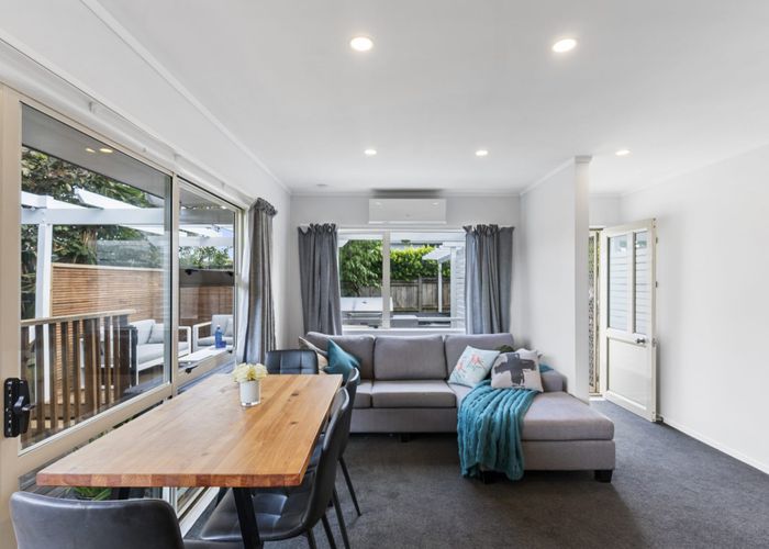  at 2/56 Rodney Street, Howick, Auckland
