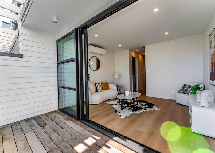  at 4 & 7/1 Waiohua Road, Greenlane, Auckland City, Auckland