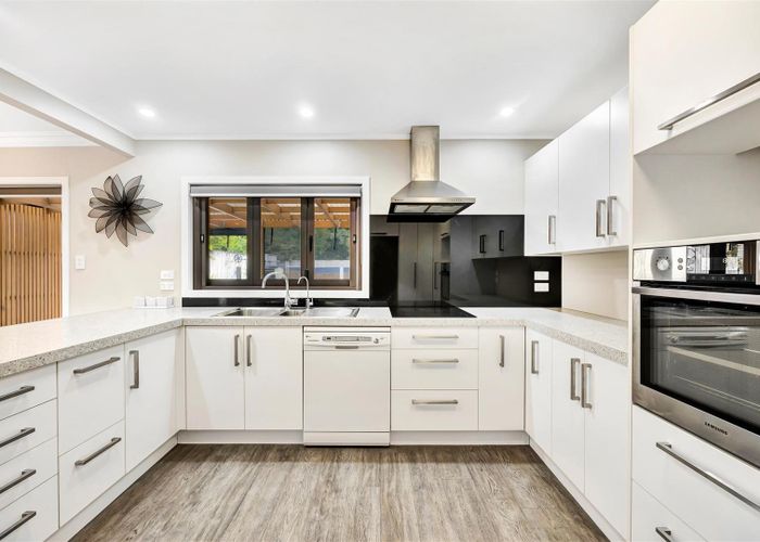  at 20 Sunnyhills Avenue, Glenview, Hamilton