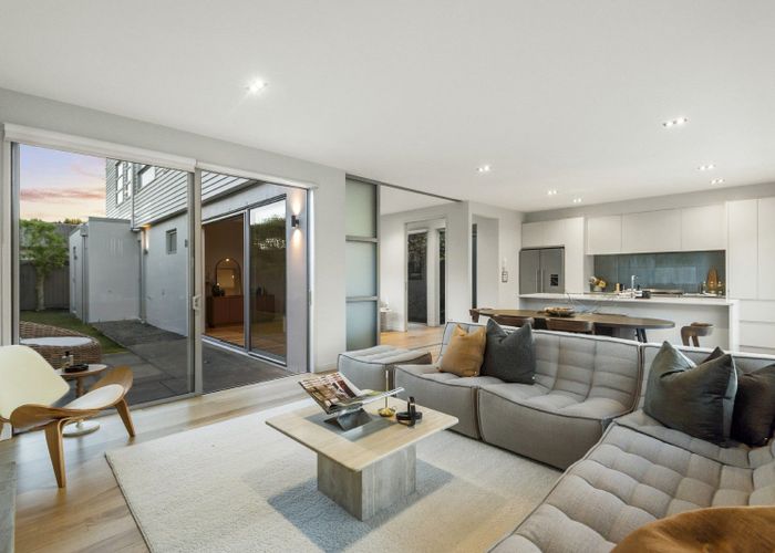  at 11 Wainui Avenue, Point Chevalier, Auckland City, Auckland