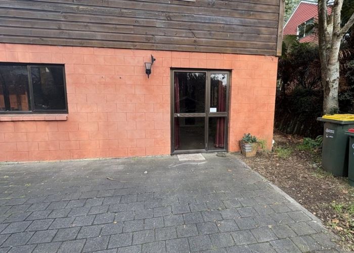  at 2/4A Spencer Place, Merrilands, New Plymouth, Taranaki