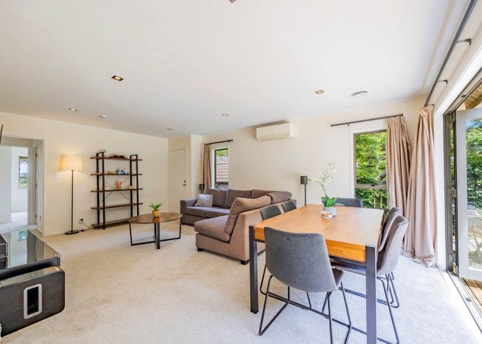  at 1/11 Branston Avenue, Browns Bay, North Shore City, Auckland