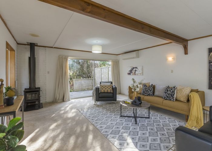  at 42 Kiwi Road, Raumati Beach, Kapiti Coast, Wellington