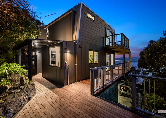  at 139 Marine Drive, Sorrento Bay, Lower Hutt
