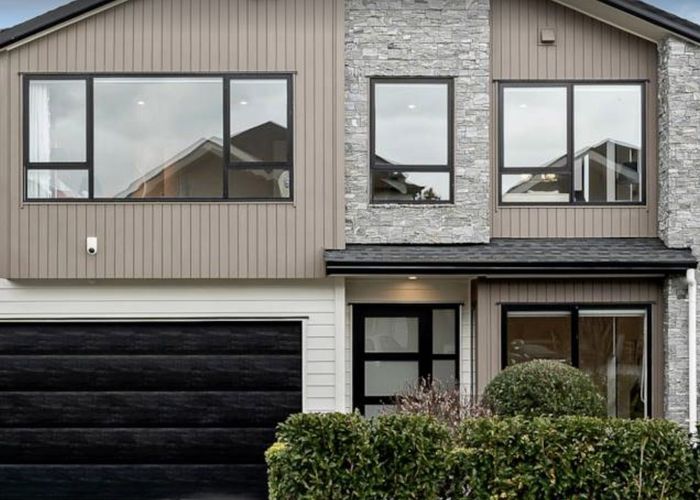  at 21 Paripari ST, Flat Bush, Auckland