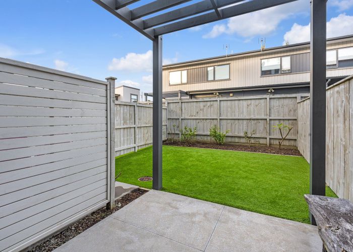  at 33 Bonnette Road, Flat Bush, Manukau City, Auckland