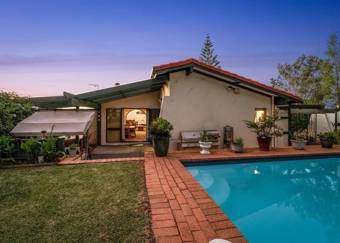  at 100 Becroft Drive, Forrest Hill, Auckland