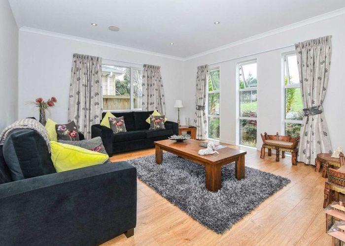  at 21E Stamford Crescent, Flat Bush, Manukau City, Auckland